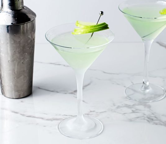 Shaken, Not Stirred: Perfecting the Apple Martini Recipe