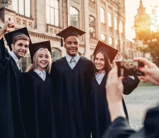 Farewell to High School: Quotes for a Senior to Encourage and Motivate