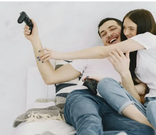 Best Games for Couples to Have Some Fun Together