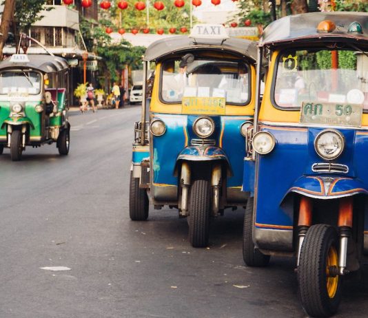 Common Travel Scams And How To Avoid Them